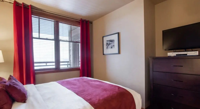 Zephyr Mountain Ski-In Ski-Out Condo, Забронировать Отель Винтер Парк Winter Park - Fraser, рядом с Лыжный подъёмник Discovery