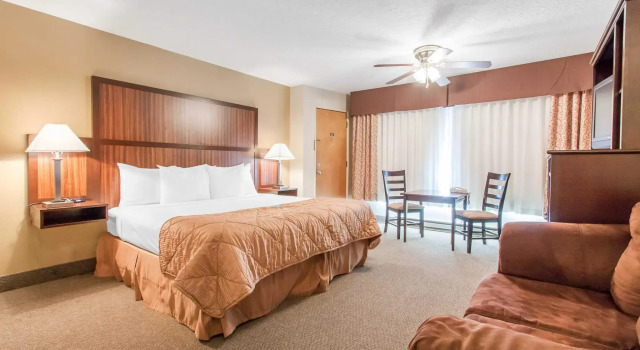 Двухместный люкс Clarion Inn Surfrider Resort