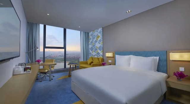 Двухместный номер Standard с видом на город Holiday Inn Express Zhengzhou Longzi Lake by IHG