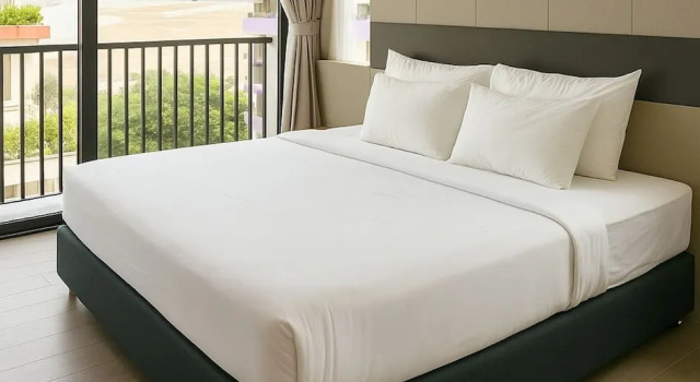 Двухместный номер Deluxe с балконом и с видом на море Flamingo Hải tiến Bảo Khang- Ibiza Hotel