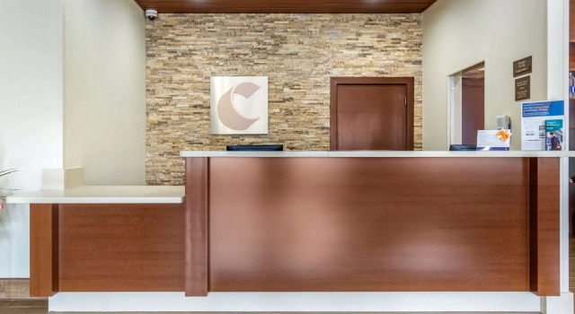 Comfort Inn & Suites Lakewood by JBLM, Prenota Hotel Lakewood Washington (state)