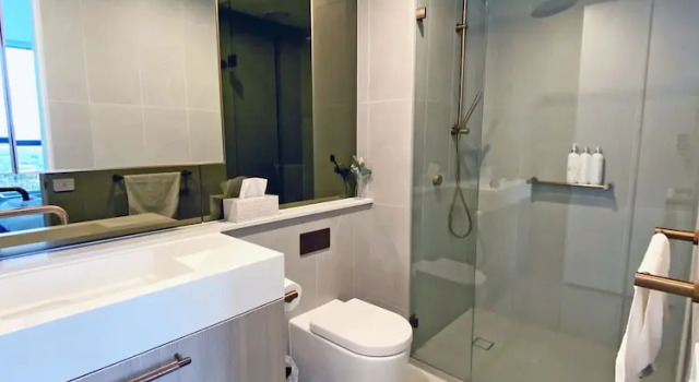 Апартаменты Deluxe SkyGarden Luxury Condo The Glen by Live Local