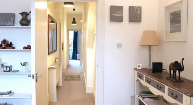 Trendy 2BD Flat in West Hampstead, Забронировать Отель Отели Англии 3 звезды, 3*