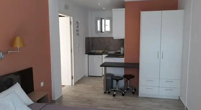 Студия Dolphin Apartments