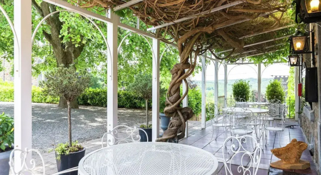Vintage Holiday Home With Swimming Pool In Saint-Hubert