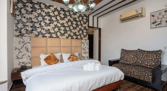 Номер Premium Saavi Hotel Huda City Centre