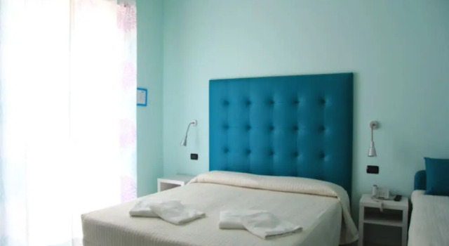 Трёхместный номер Superior с балконом Hotel Leonardo