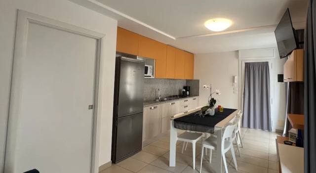 Апартаменты Modern Seaside Apartment With Balcony