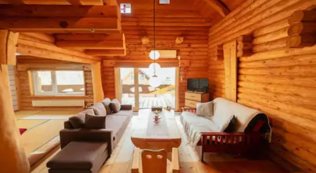 Lake Toya Hillside House, Boek Hotel Hotels in Toyako met parkeren, Parkeren