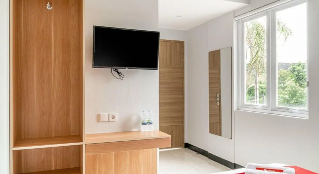 RedDoorz near Lippo Mall Puri