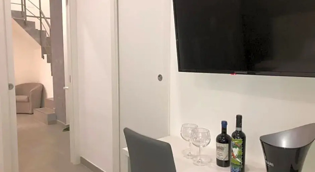 3 Rooms Chiaia, Забронировать Отель «постель и завтрак» Отели Неаполя 3 звезды, рядом с Кастель-дель-Ово, 3*