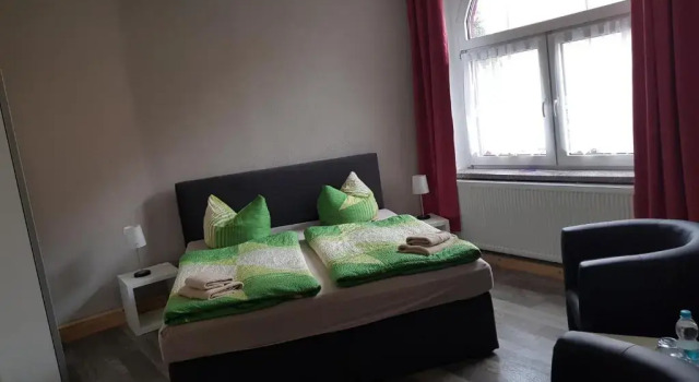 Bed and Breakfast Zeulenroda, Book Hotel Zeulenroda-Triebes Greiz