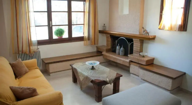 Country house 2.5km. from the sea!, Book Hotel Aliveri Central Greece