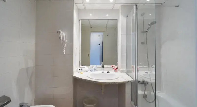 Семейный номер Standard с балконом и с видом на море Medplaya Hotel Santa Monica