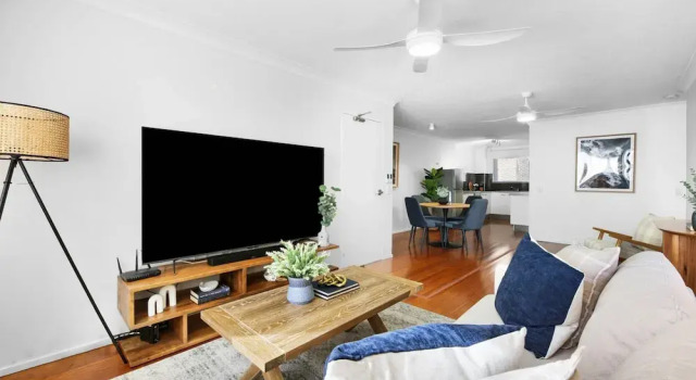Coastal 2-bed With Balcony, 200m From Beach, Prenota Appartamento Hotel a Queensland con parcheggio, Parcheggio