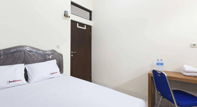 RedDoorz @ Raya Kelapa Gading, Book Hotel Kelapa Gading Jakarta