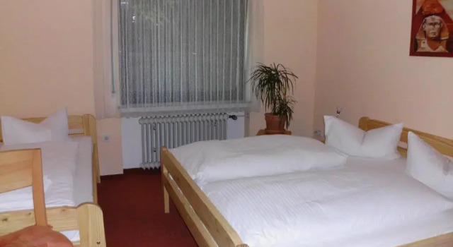 Трёхместный номер Standard Hotel-Restaurant Zum Schwalbennest