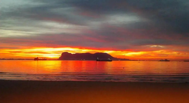 Люкс с видом на море El Bahía Algeciras