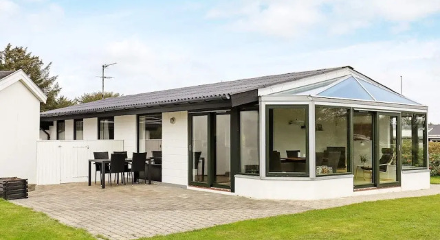 Lively Holiday Home in Løkken With Terrace, Rezervovat Hotel Løkken 