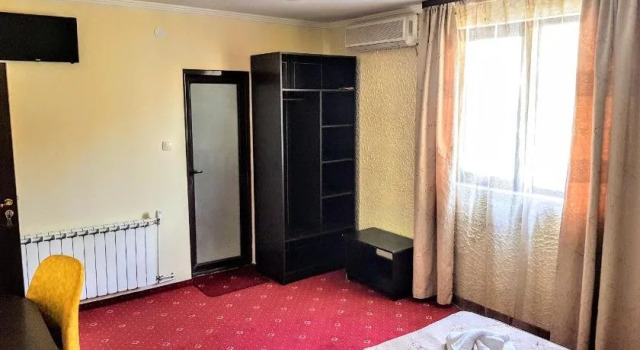 Hilez, Book Hotel Hoteller i Tryavna med parkering, Parkering