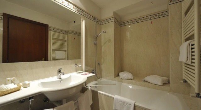 Люкс с балконом Hotel Eden