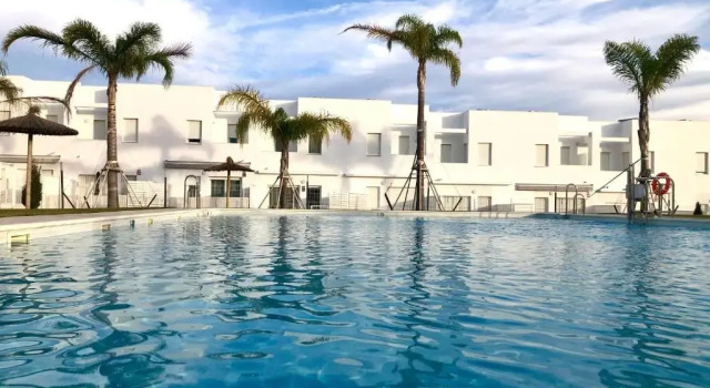 Коттедж GATU Conil Sunset casa junto el mar con jardín privado, parking gratis y piscina común -Mayores de 21 años y familias
