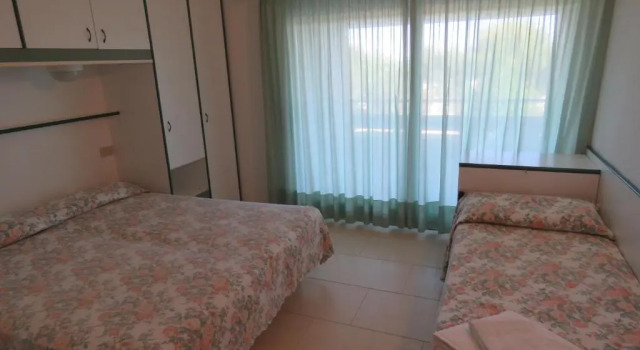 Трёхместный номер Standard с балконом и с видом на море Hotel Ambra