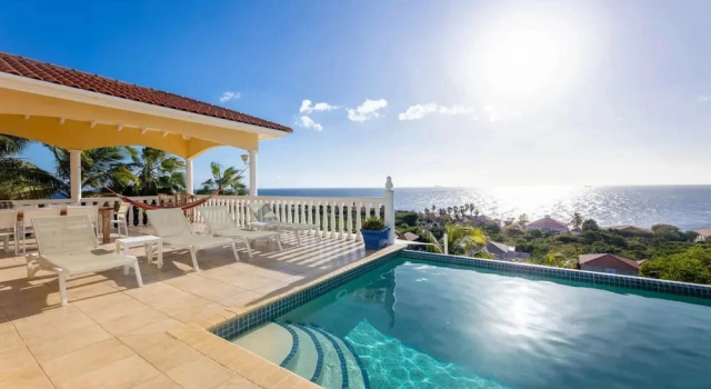Коттедж Spacious Bright Villa - Spectacular Ocean Views Private Pool