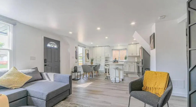 Коттедж Cheerful 3 Bedroom House (4 Min Drive to Casino)