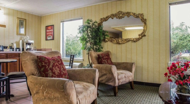 Econo Lodge Inn & Suites Lugoff, Забронировать Мини-отель Мини-отели Южной Каролины, Мини-отель