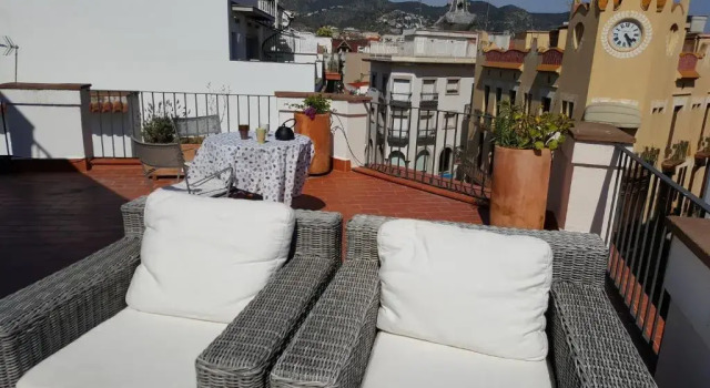 Апартаменты The Sky Attic Apartment