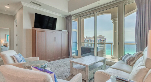 Pensacola Beach Penthouse w/ View + Pool Access!, Rezerwuj Apartament Pensacola Beach Panhandle Florida