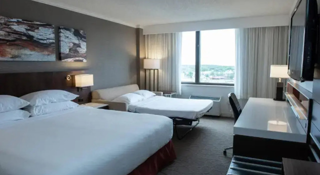Номер Standard Delta Hotels by Marriott Saguenay Conference Centre