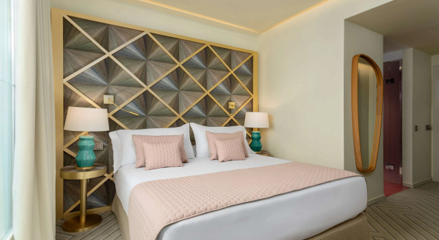 Room Mate Macarena, Madrid Gran Vía, Забронировать Отель Отели Мадрида с бассейном, рядом с Церковь Св. Терезы и Св. Иосифа, Бассейн