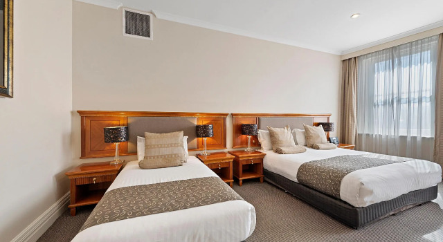 Clarion Hotel City Park Grand