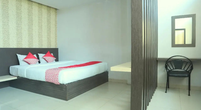 OYO 542 Majestiq Hotel, Rezervovat Hotel Hotely v Pekanbaru s parkováním, Parkování