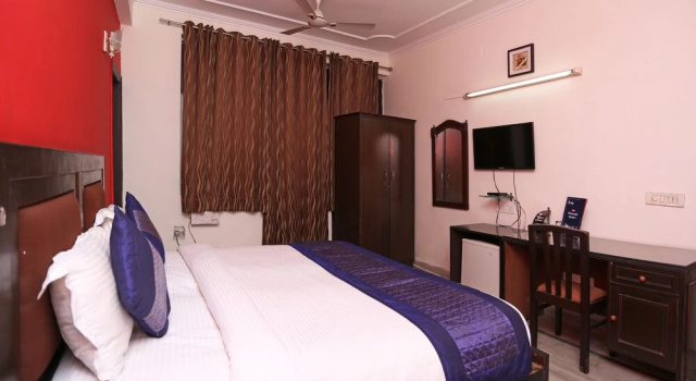 OYO 3251 Royal Inn