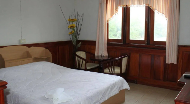 Sonsay Hotel