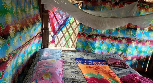 Коттедж Standard Glowing view tree house and Bangalow