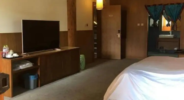 Люкс Deluxe с видом на сад Shangri-La Youyou Inn
