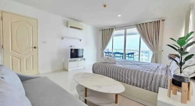 Modern 2-bedroom Condo With Ocean and Pool Views in Cha-am, Rezervovat Hotel Hotely v Petchaburi s parkováním, Parkování