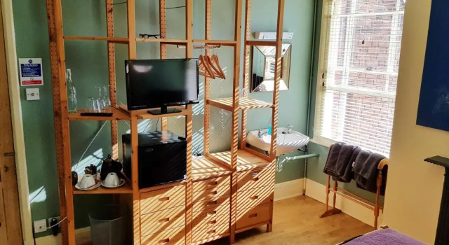 Alma House Bed and Breakfast, Book Hotel Newbury Berkshire