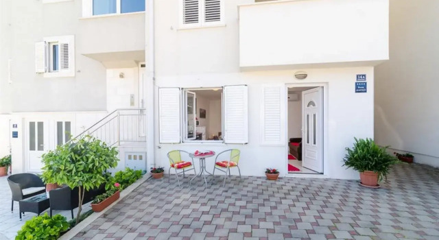 Apartments Mira, Забронировать Апартаменты/квартира Отели Дубровника с парковкой, рядом с Пляж Мандрач, Парковка