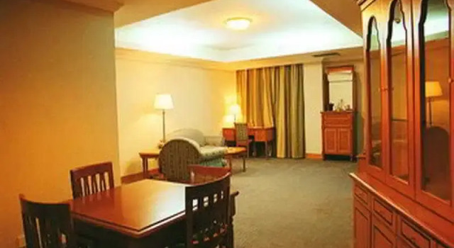 Peninsula Hotel Yichang, Prenota Hotel Hotel a Yichang con colazione, Colazione