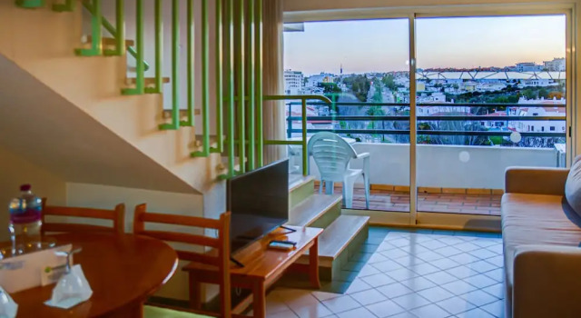 Номер Standard Дуплекс c 1 комнатой с видом на город Ourabay Hotel Apartamento - Art & Holidays