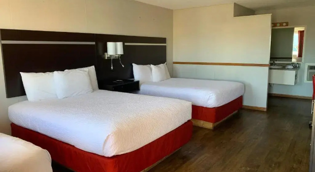 Пятиместный номер Standard Americas Best Value Inn Wall