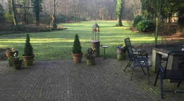 Коттедж с красивым видом из окна Bos Huisje