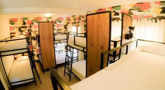 Кровать в общем номере Slumber Party Montañita