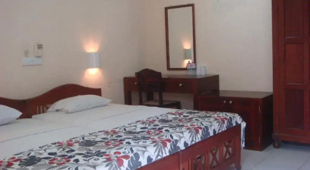 Семейный номер Standard с балконом и с видом на сад Hotel Sunflower