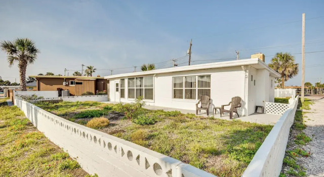 Коттедж Ormond Beach Home: Walk to Community Beach!